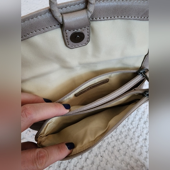 Lucky Brand Leather Crossbody with built-in wallet - Picture 5 of 9